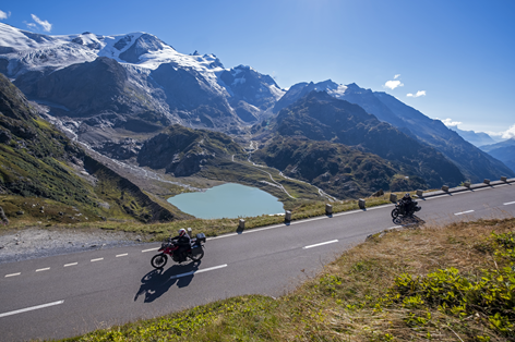 Erleben Sie Traumhafte Seen und Landschaften auf unserer Dolomitenmotorradtour