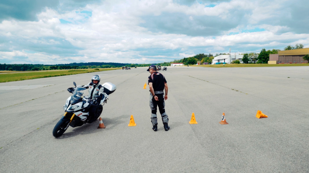 Motorradtraining Fahrsicherheitstraining im Handlingparcour